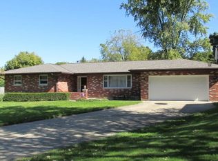 806 Valley View Dr, Ottawa, IL 61350