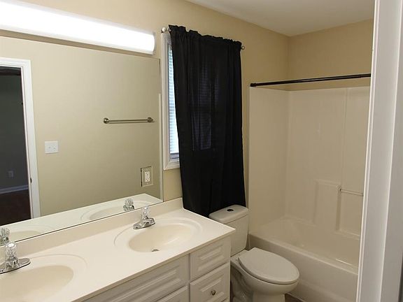 5th image of 96 Stephens Dr