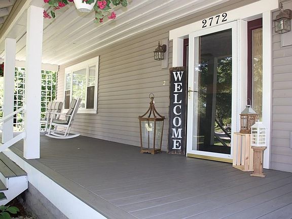 2nd image of 2772 Hillcrest Dr