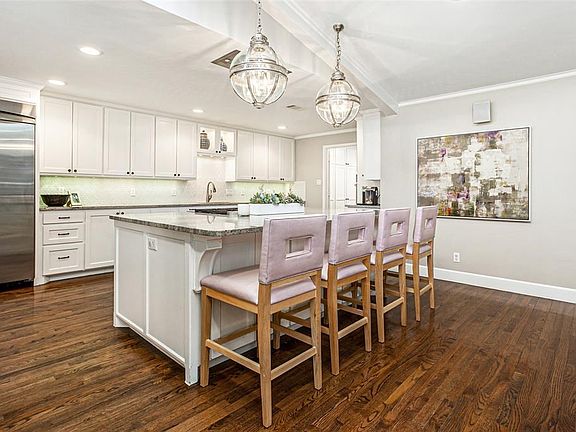 3rd image of 3817 Trailwood Ln