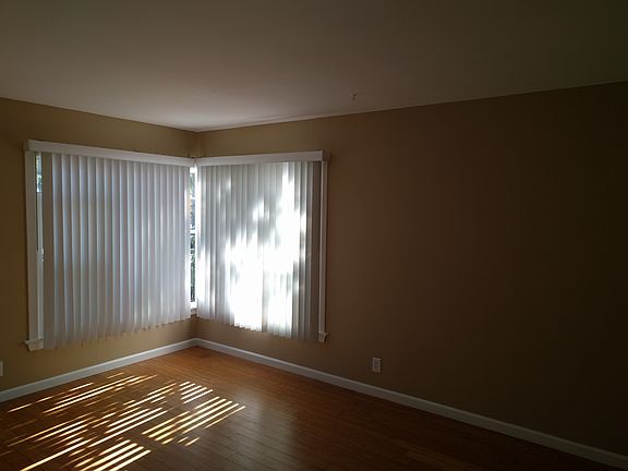 2nd image of 1020 E 6th St APT 1