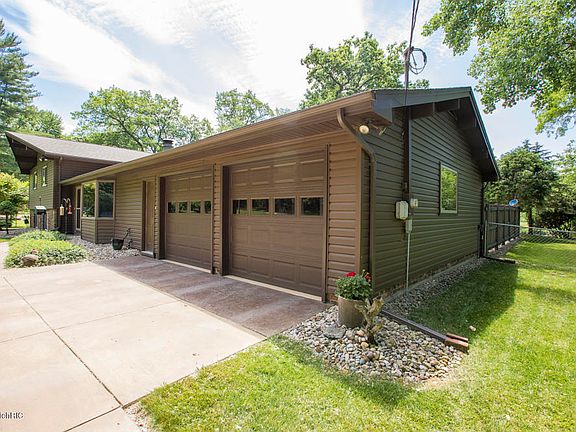 2nd image of 2624 Thornacres Dr
