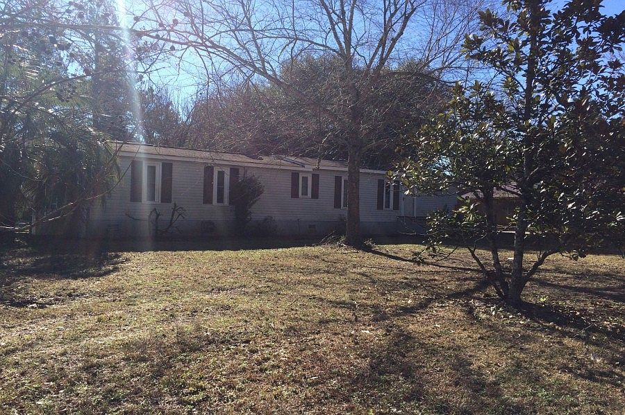 2nd image of 1121 Ridge Rd
