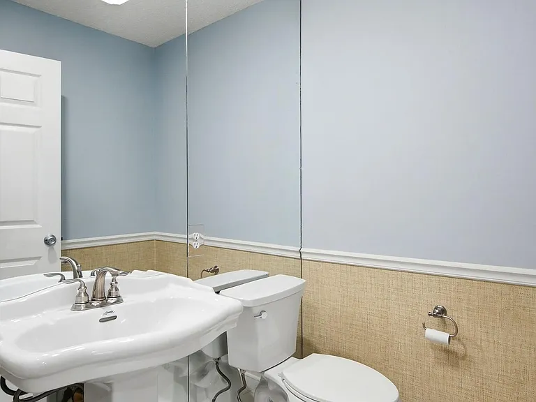702 Carnation Dr #702 — Photo 13