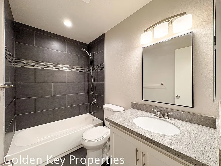 225 S Ditmar St #J — Photo 11