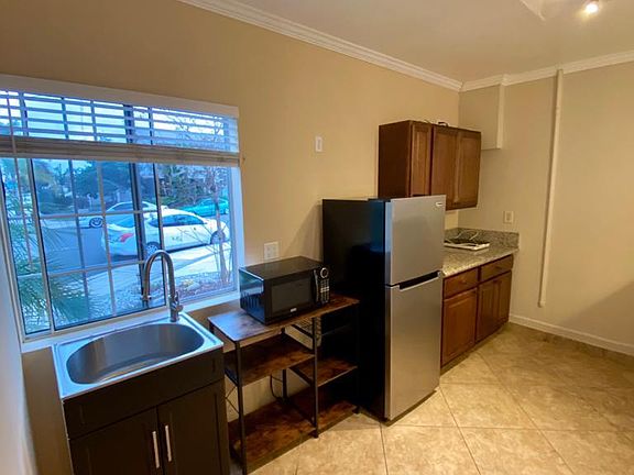 5th image of 7692 Kiwi St