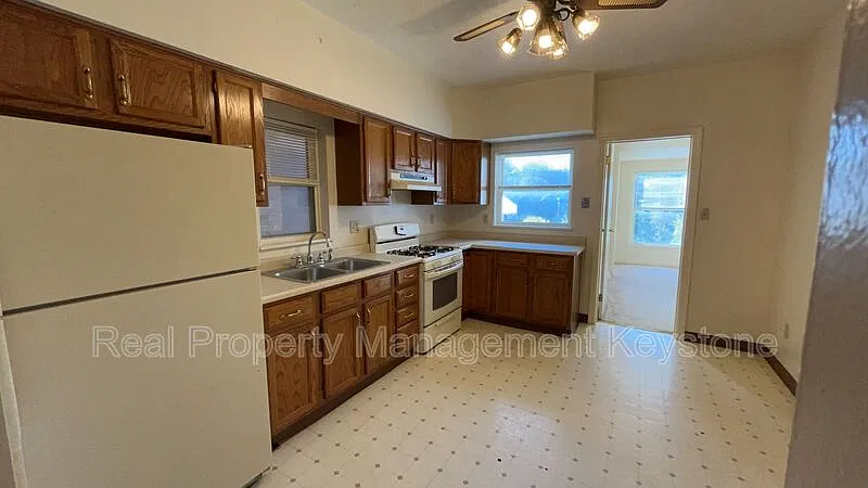 272 Lelia St — Photo 3