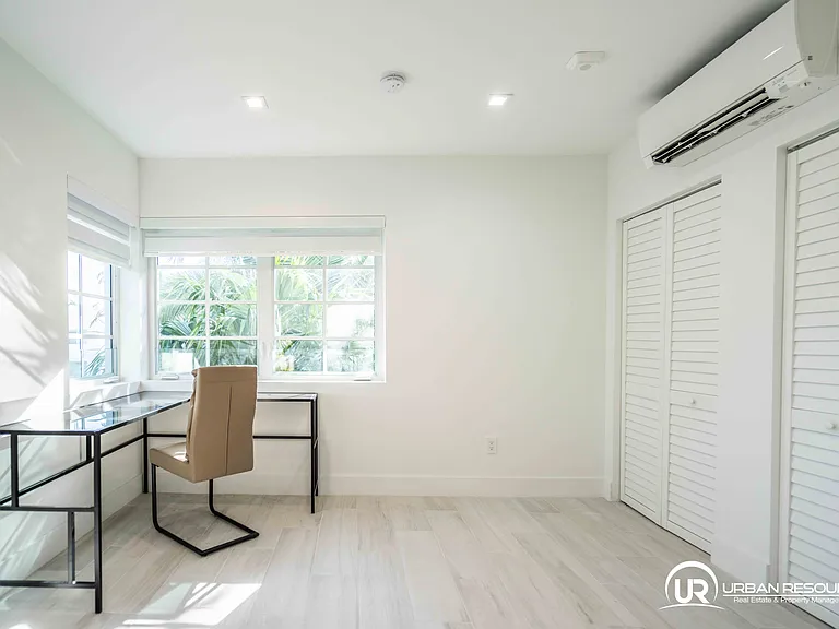 960 Jefferson Ave #202 — Photo 15