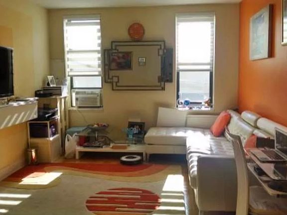 3rd image of 2738 E 19th St #4