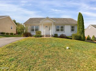 325 Fairview Dr, Selinsgrove, PA 17870