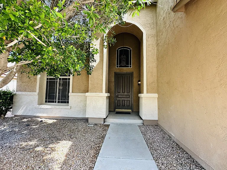 672 W Raven Dr — Photo 47