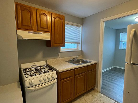 5th image of 548 Beach 65th St Floor 2