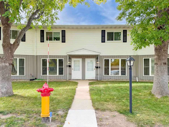 21 Westfield Cir, Minot, ND 58701