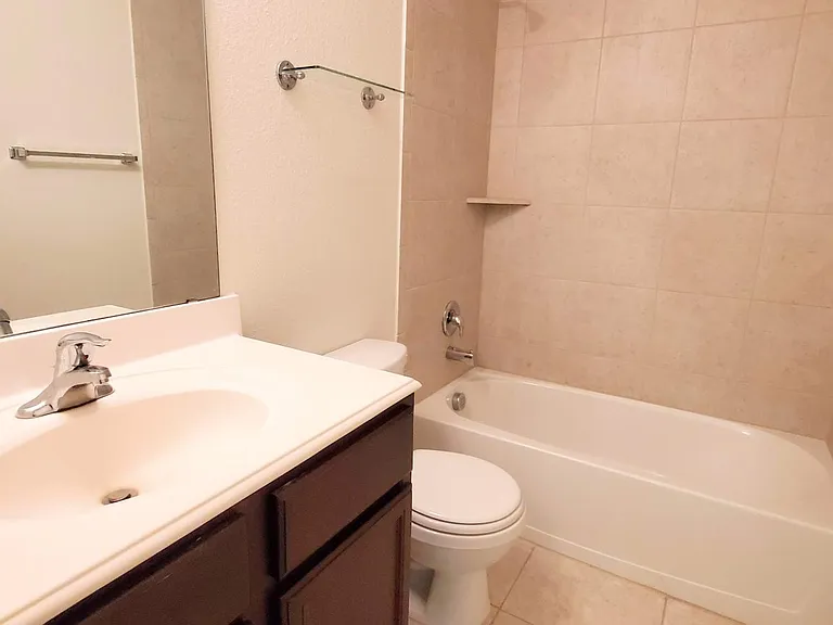 1314 Shumard Dr — Photo 9