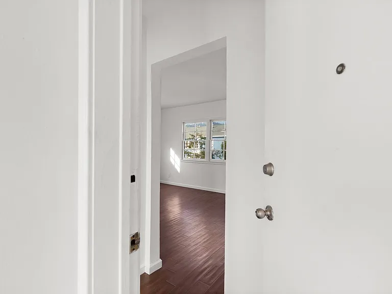 4634 Clarissa Ave #4634 — Photo 13