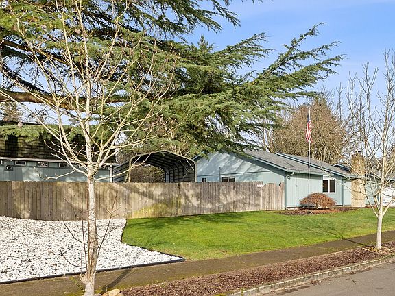 4th image of 4314 NE Wildrose Dr