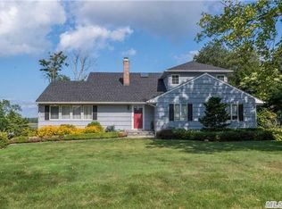 19 Bridge Rd, Setauket, NY 11733