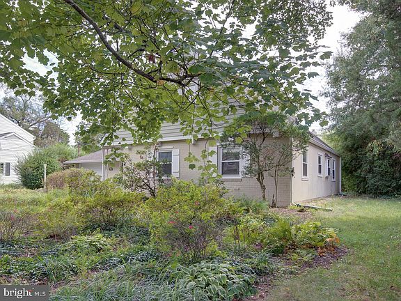 4th image of 2207 Sherwood Hall Ln
