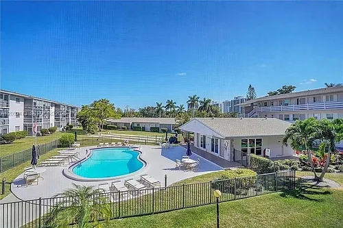 700 Layne Blvd Photo 1