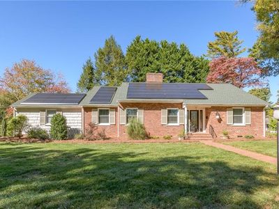 701 Yorkshire Rd, Winston Salem, NC, 27106