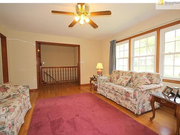 5th image of 7412 Willow Ave
