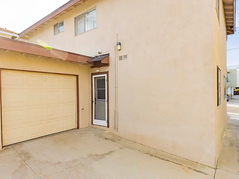 1932 Gates Ave #A — Photo 19