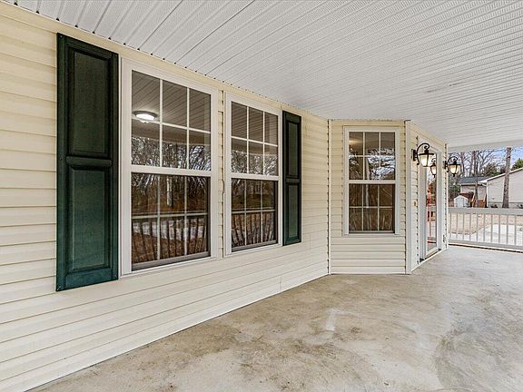 4th image of 94 Oak Forest Dr