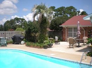 4655 Balmoral Dr, Pensacola, FL 32504