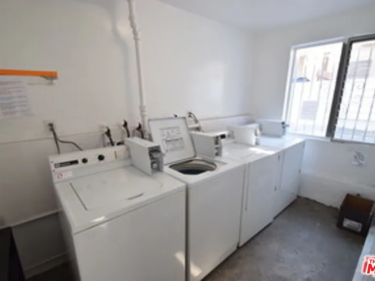 1940 Carmen Ave #PENTHOUSE — Photo 21