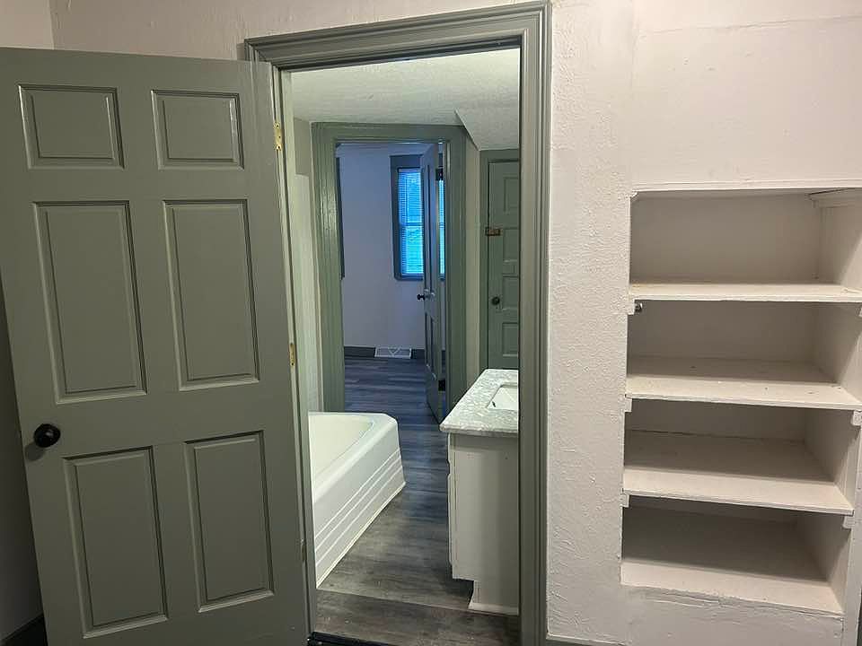 1st image of 2326 1/2 Farnam St #1