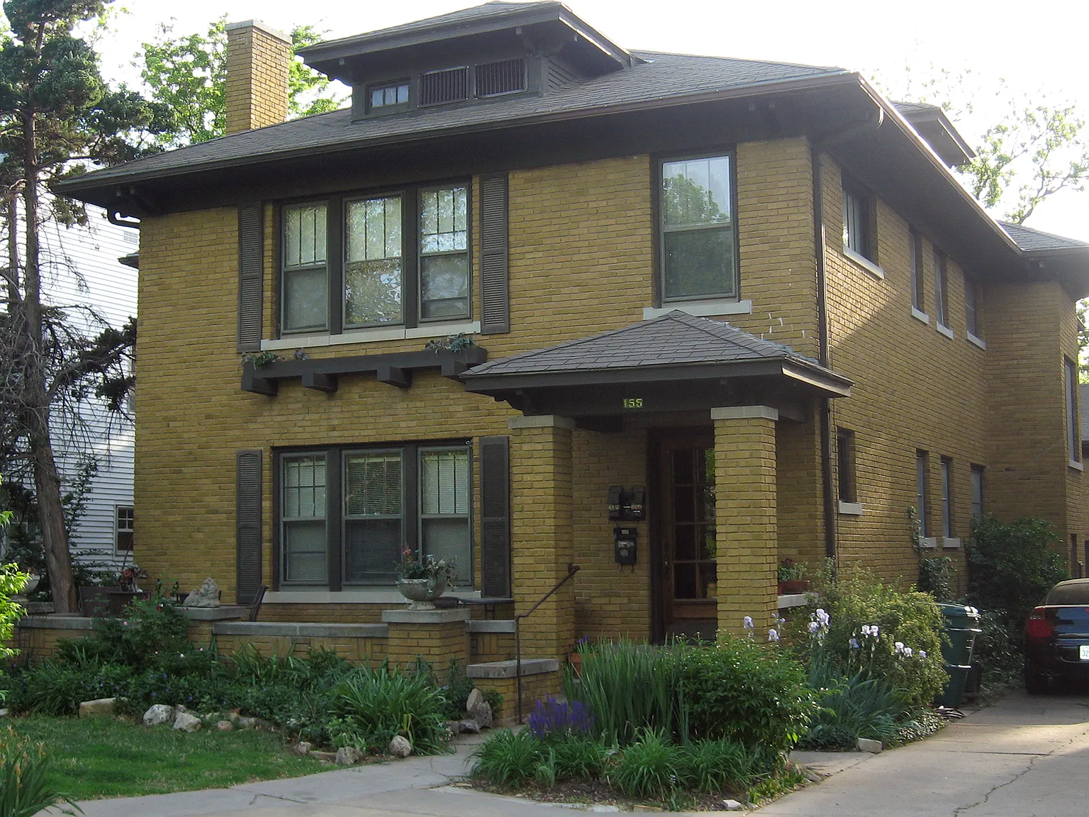 155 S Fountain Street — Photo 1