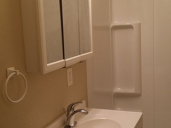 4th image of 4014 E 39th St