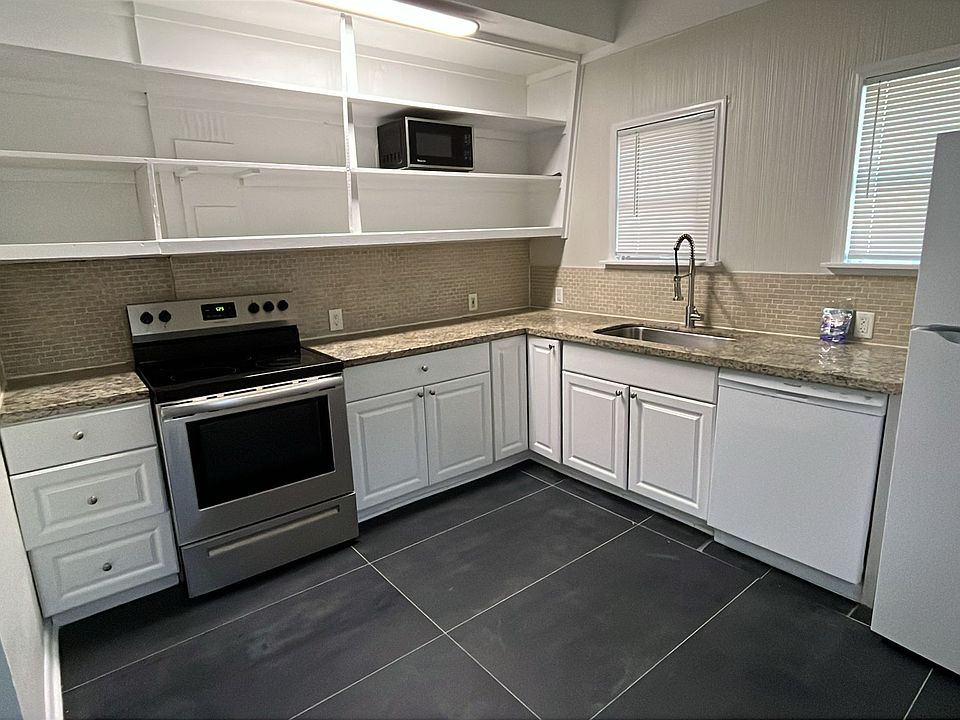 1st image of 834 SW 11th St #C