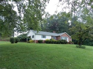3118 Red Brush Rd, Mount Airy, NC 27030