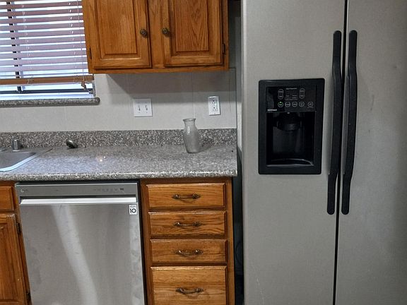 4th image of 1825 Amhearst Ln