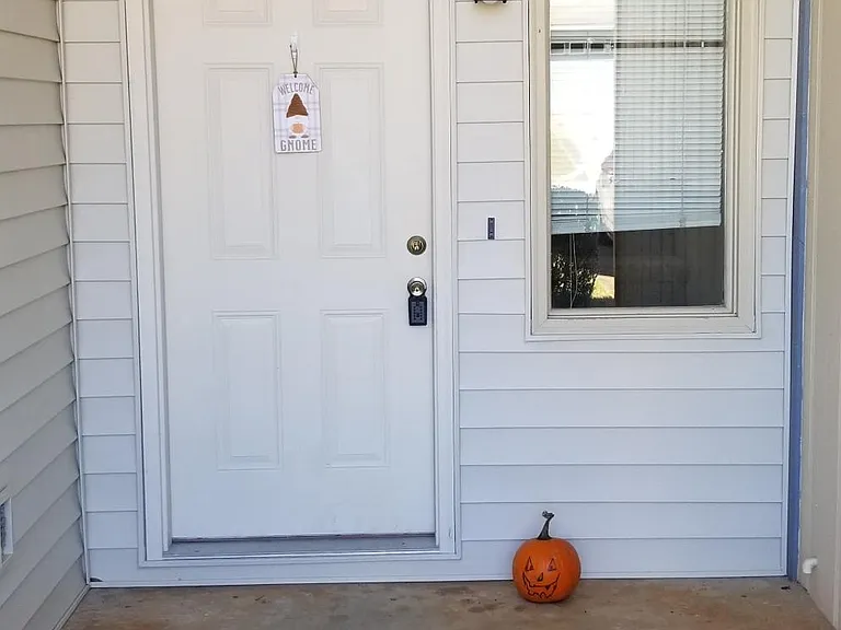 136 Woodfield Pl — Photo 9