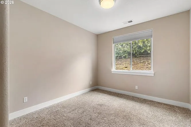 110 Flangas Ave — Photo 12