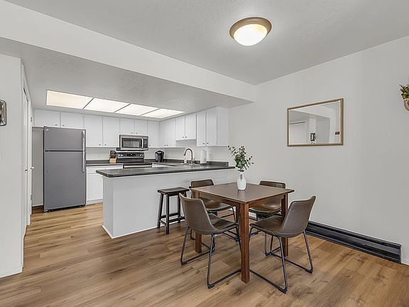5th image of 2912 Plumtree Dr #2F
