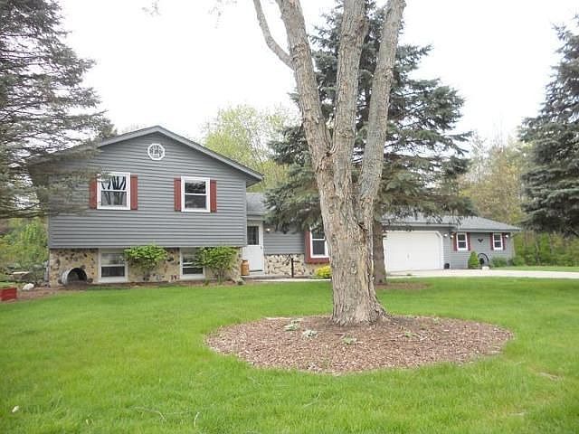 1st image of 401 Fox Knoll Dr