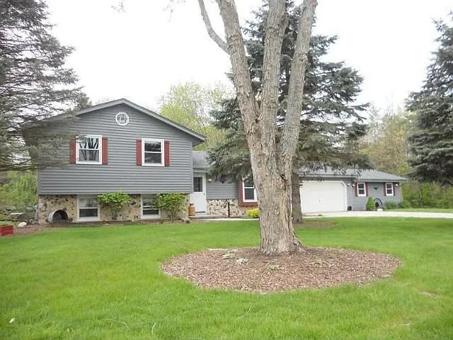 401 Fox Knoll Dr photo 1