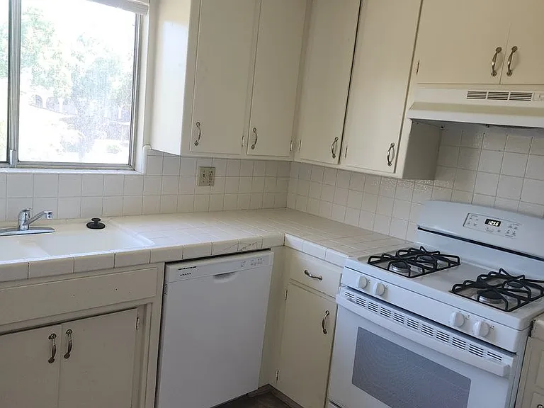 2405 Vera Cruz Dr — Photo 8