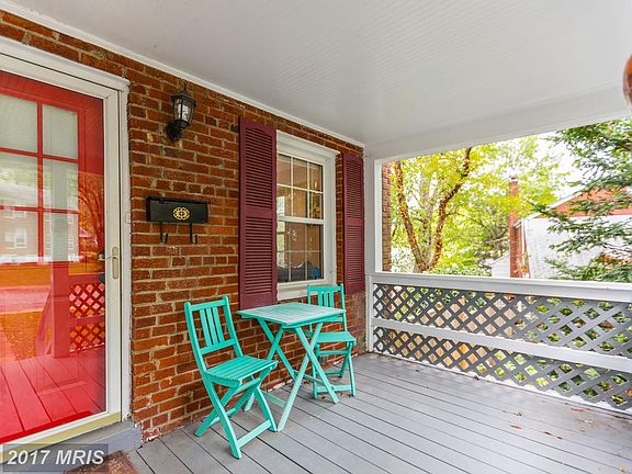 4th image of 2733 Farnsworth Dr