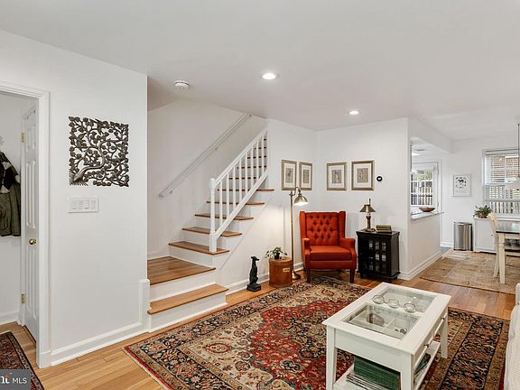 5th image of 3607 S Taylor St