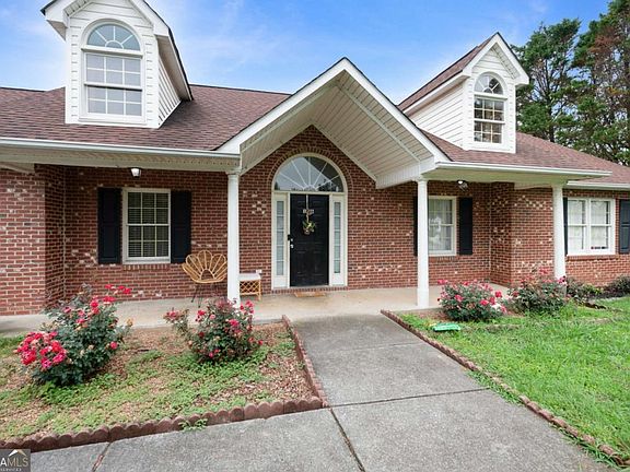 3rd image of 106 Magnolia Way SW