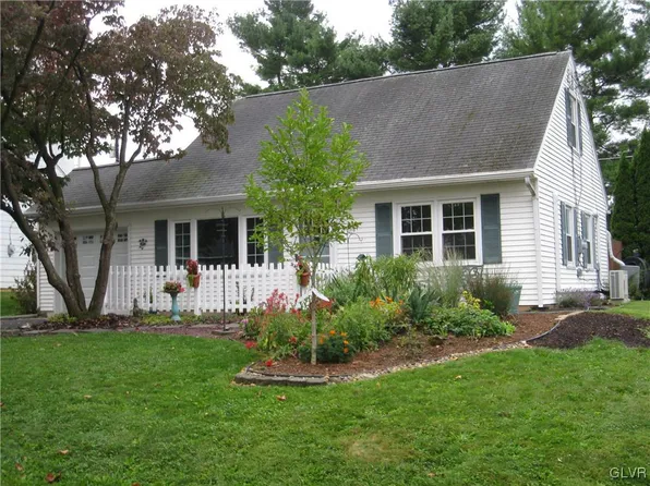 55 Wilden Dr, Easton, PA 18045