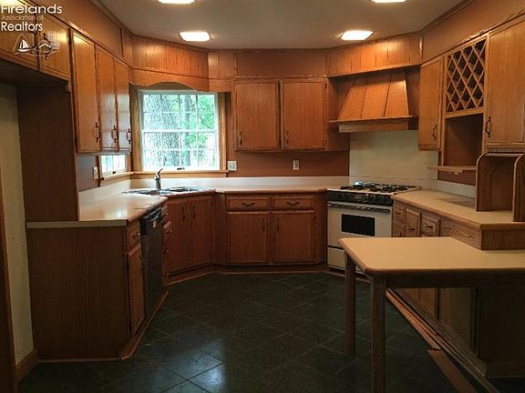 3rd image of 49 N Woodwinds Way