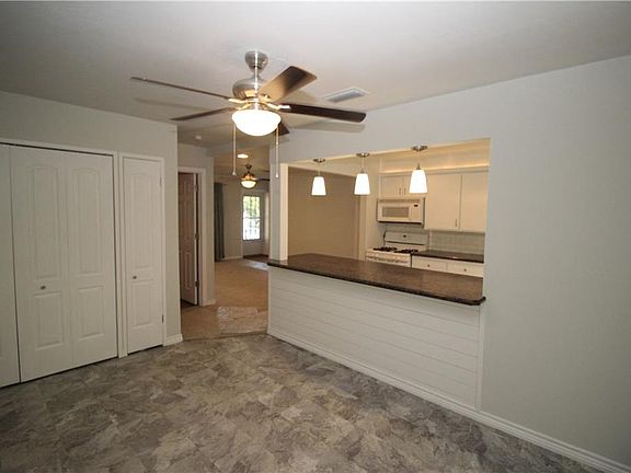 3rd image of 1605 Long Ave
