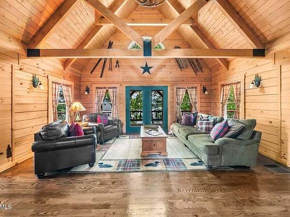 5th image of 208 Holiday Point Dr