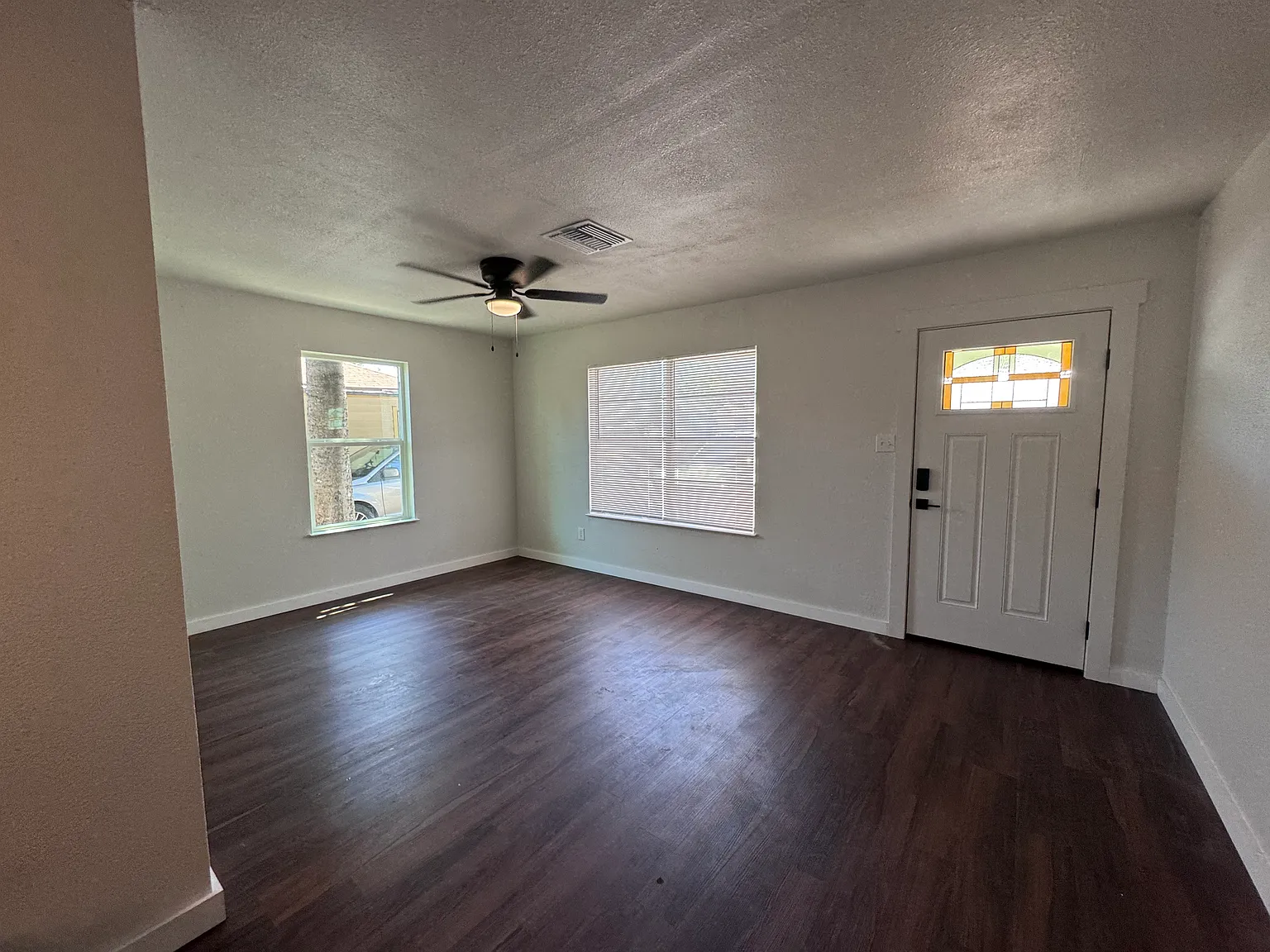 2 bed, 810 sqft, $1,400 — Photo 4