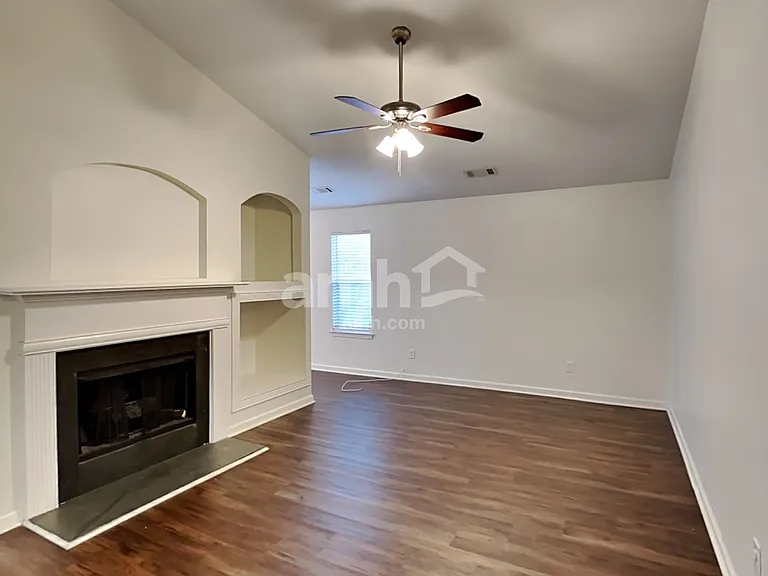408 Fairlawn Dr — Photo 7